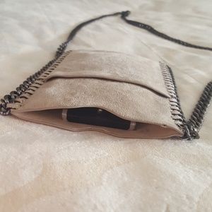 William B cross body bag